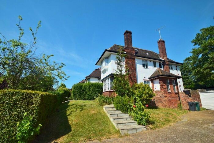 2 Bedroom Flat To Rent In Ossulton Way, East Finchley, N2