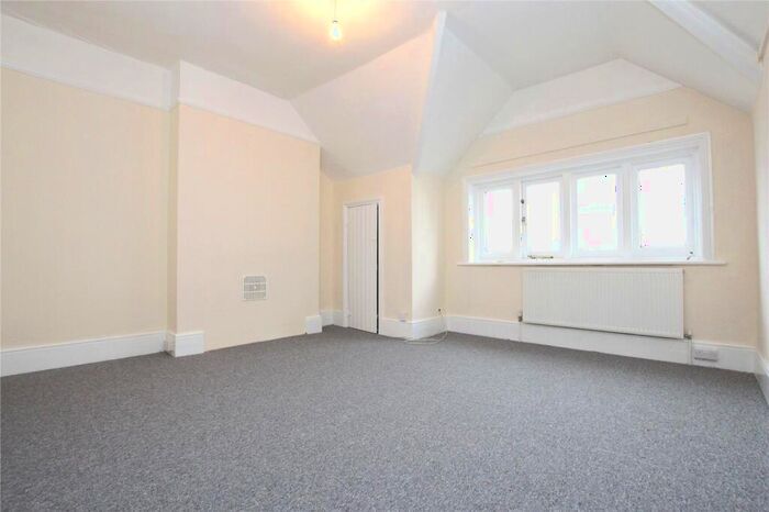 2 Bedroom Flat To Rent In Rowlands Road, Worthing, West Sussex, BN11