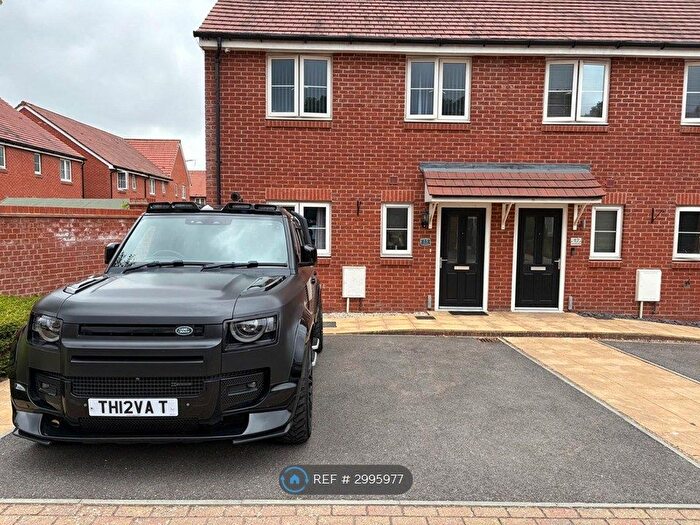3 Bedroom Semi-Detached House To Rent In Ullswater Road, Crawley, RH10