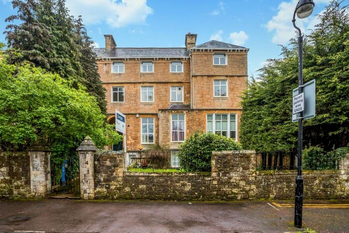 3 Bedroom Flat To Rent In Priory Way, Datchet, Slough, SL3