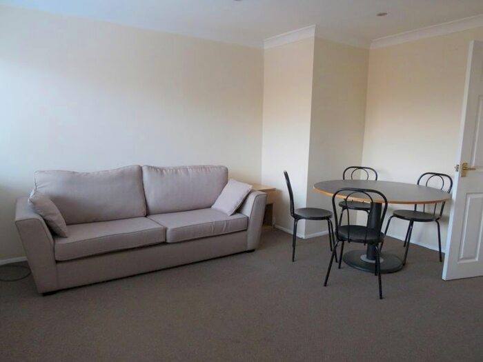 1 Bedroom Flat To Rent In The Island, West Drayton UB7