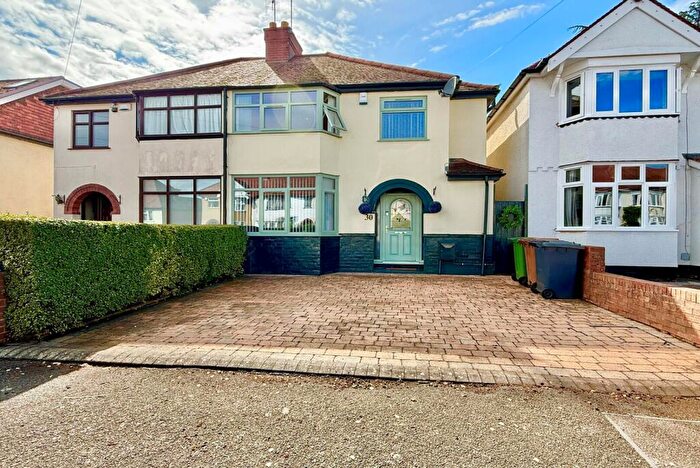 3 Bedroom Semi-Detached House For Sale In Bruce Road, Kidderminster, DY10