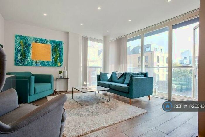 3 Bedroom Flat To Rent In Central Street, London, EC1V