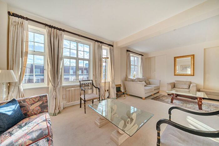 2 Bedroom Flat For Sale In Kensington High Street, London, W14