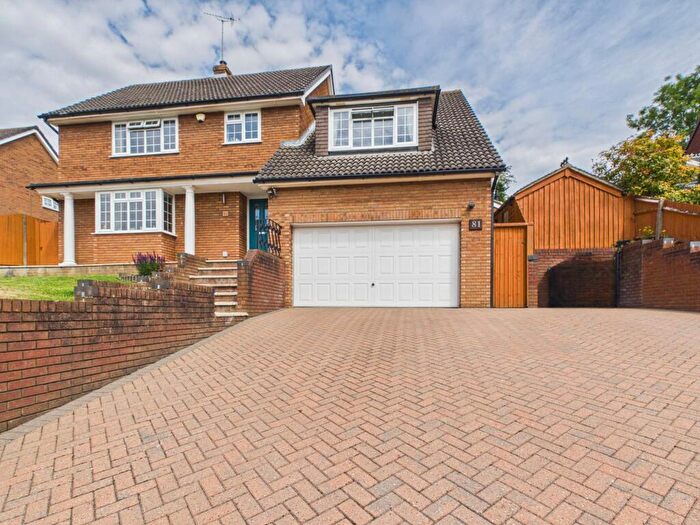 4 Bedroom Detached House For Sale In Fairway Avenue, Tilehurst, Reading, RG30