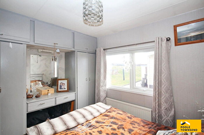 2 Bedroom Chalet For Sale In West Shore Park, Walney, Barrow-in-furness, LA14