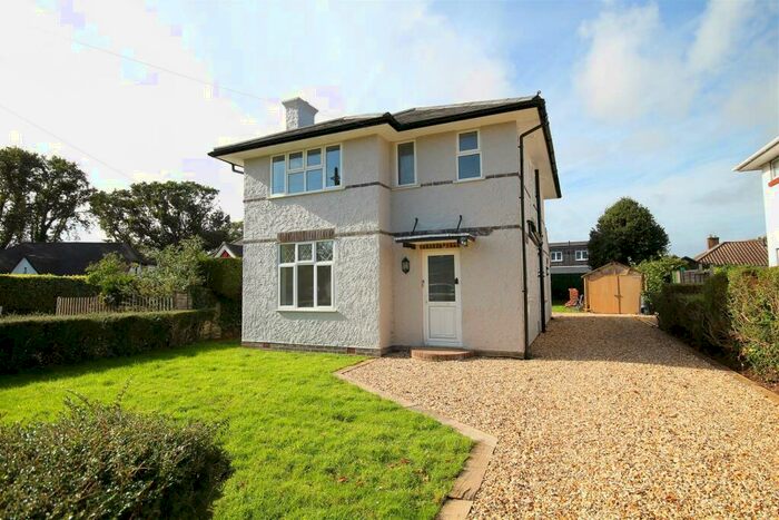 3 Bedroom Detached House To Rent In West Way, Pennington, Lymington, SO41