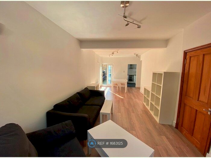 4 Bedroom Flat To Rent In Myrdle Street, London, E1