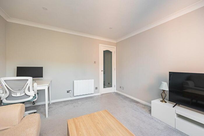 1 Bedroom Flat For Sale In / Coxfield, Edinburgh, EH11
