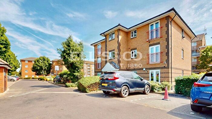 2 Bedroom Flat To Rent In Pelham Place, London, W13