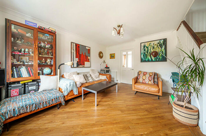 3 Bedroom End Of Terrace House For Sale In Atherton Close, Shalford, Guildford, Surrey, GU4