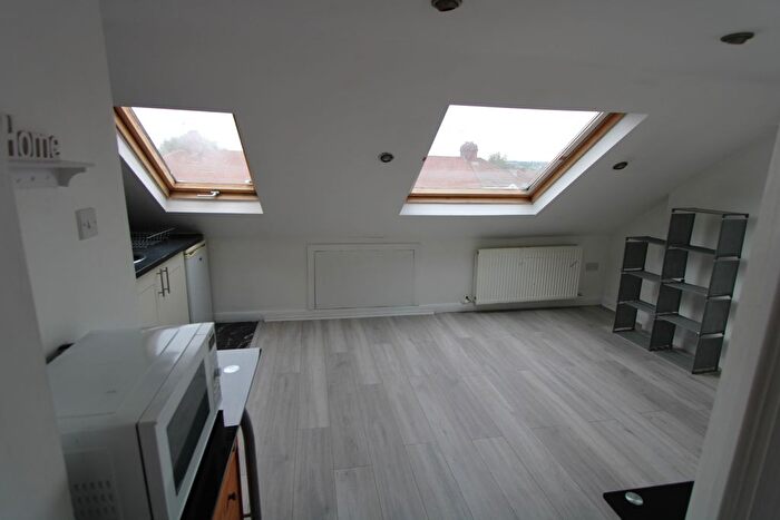 Studio To Rent In Lymington Close, Norbury/Streatham, SW16