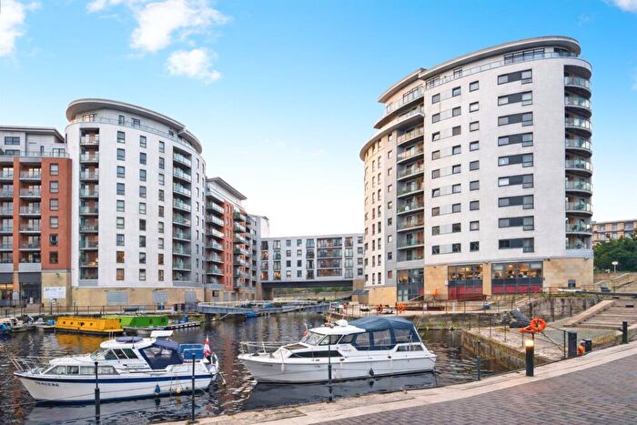 2 Bedroom Apartment For Sale In Armouries Way, Leeds, LS10
