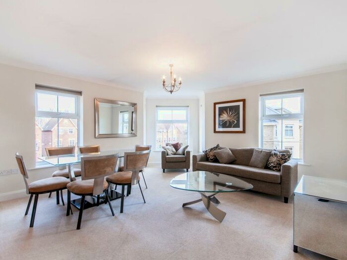 2 Bedroom Apartment To Rent In Cox's Ground, Oxford, OX2