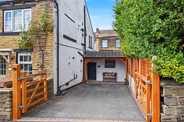 2 Bedroom End Of Terrace House For Sale In Perseverance Street, Pudsey, West Yorkshire, LS28