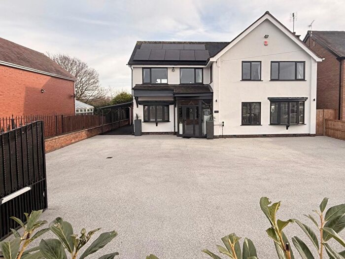 4 Bedroom Detached House For Sale In Heath Road, Bedworth, CV12