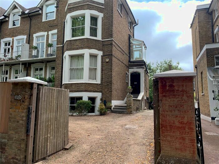 2 Bedroom Flat To Rent In Kew Road, Richmond, Surrey, TW9