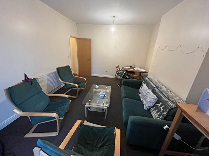 3 Bedroom Flat To Rent In Bed – Wilbraham Road, Fallowfield, M14