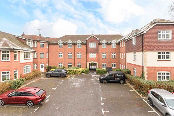 2 Bedroom Flat To Rent In Brighton Road, Addlestone, KT15