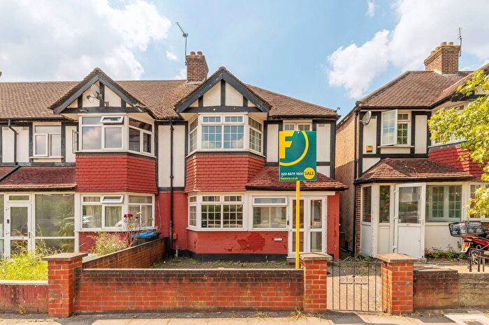 3 Bedroom Semi-Detached House To Rent In Wide Way, Mitcham, CR4