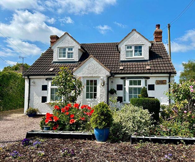 3 Bedroom Detached House For Sale In Alderton Fields, Gretton, GL54