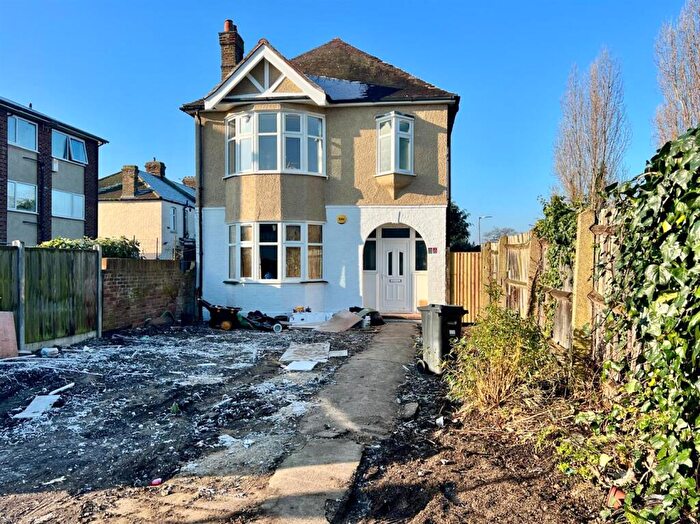 3 Bedroom House To Rent In Barley Lane, Goodmayes, IG3