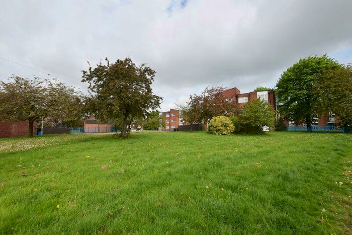 1 Bedroom Flat For Sale In Brooklands Avenue, Atherton, M46