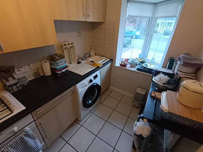 2 Bedroom Semi-Detached House For Sale In Avocet Close, Hucknall, Nottingham, Nottinghamshire, NG15