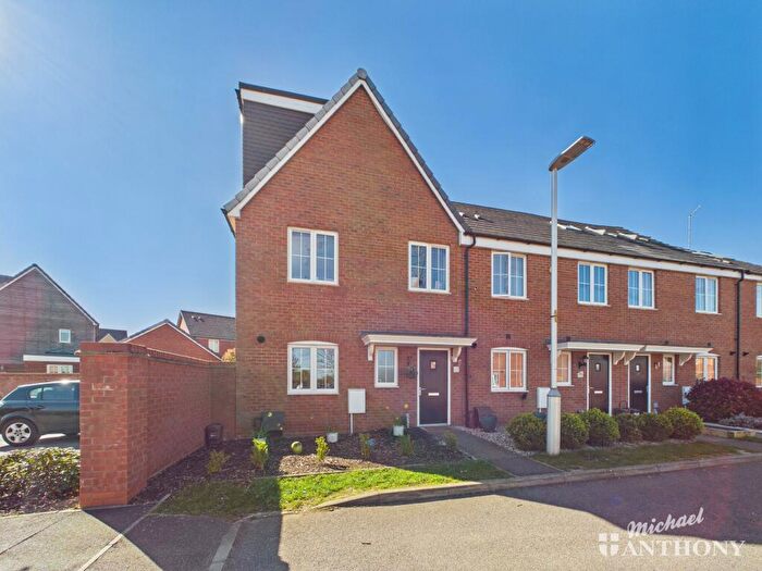 4 Bedroom End Of Terrace House For Sale In Fortuna Mead, Leighton Buzzard, Bedfordshire, LU7