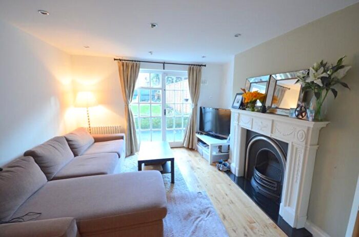 1 Bedroom Apartment To Rent In Caledonian Road, London, N7