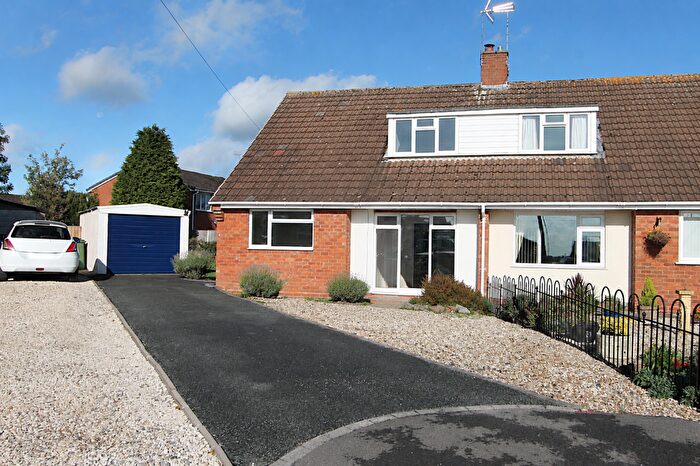2 Bedroom Bungalow For Sale In Pinewood Close, Kidderminster, DY11