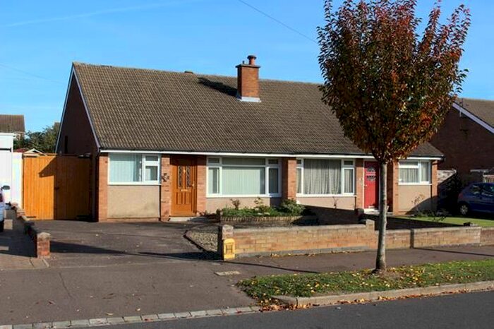 2 Bedroom Bungalow To Rent In Malvern Avenue, Bedford, MK41