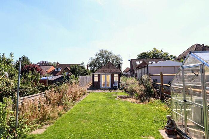 2 Bedroom Bungalow For Sale In Buckingham Road, Bletchley, Milton Keynes, MK3