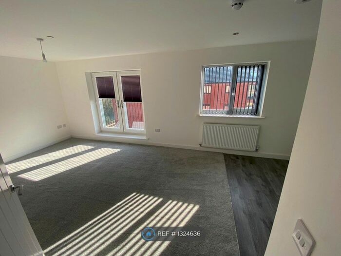 2 Bedroom Flat To Rent In Farrier Close, Swinton, Manchester, M27