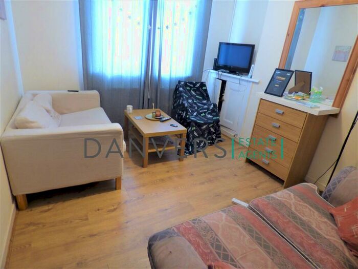 4 Bedroom Terraced House To Rent In Thirlmere Street, Leicester, LE2