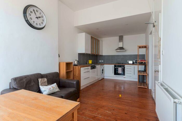 4 Bedroom Flat To Rent In Forrest Road Edinburgh United Kingdom, EH1