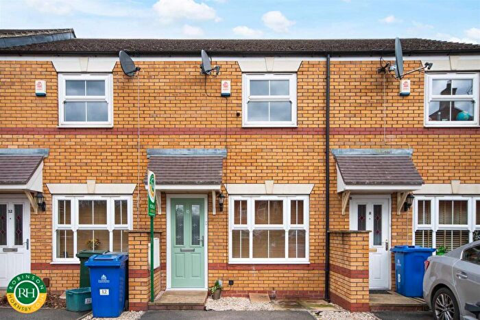 2 Bedroom Town House For Sale In Stonegate Mews, Doncaster, DN4