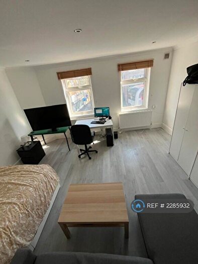 1 Bedroom Flat To Rent In Hoe Street, London, E17