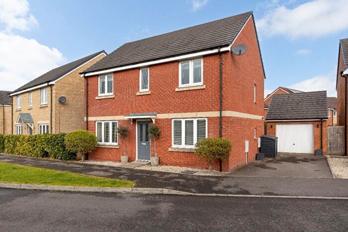 4 Bedroom Detached House For Sale In Mascroft Road, Castelmead, BA14