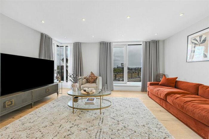 2 Bedroom Apartment To Rent In Baker Street, Marylebone, London, NW1