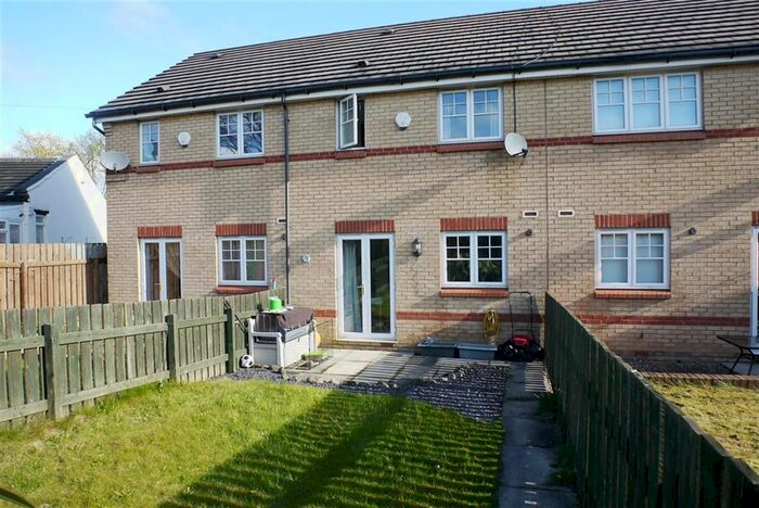 2 Bedroom Terraced House To Rent In Stanningley Road, Stanningley, Leeds, LS28