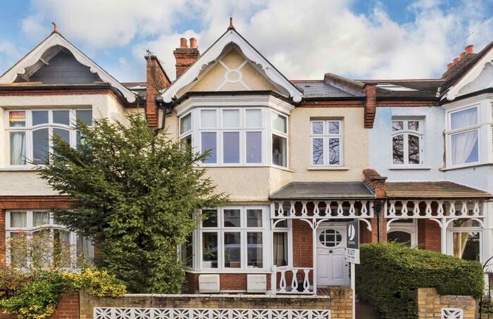 2 Bedroom Flat To Rent In Fernwood Avenue, London, SW16