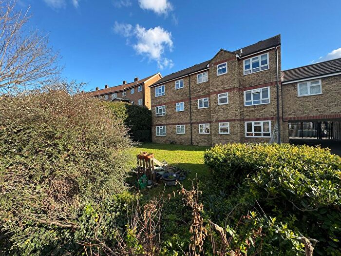 1 Bedroom Flat To Rent In Thornhill Road, Leyton, E10