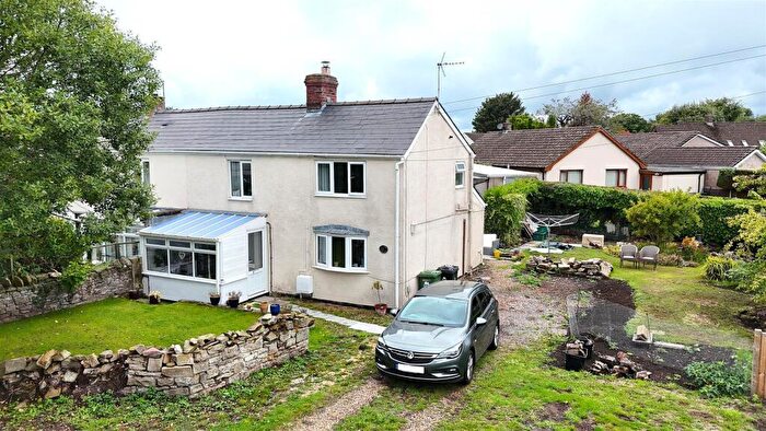 3 Bedroom Semi-Detached House For Sale In Tudor Walk, Berry Hill, Coleford, GL16