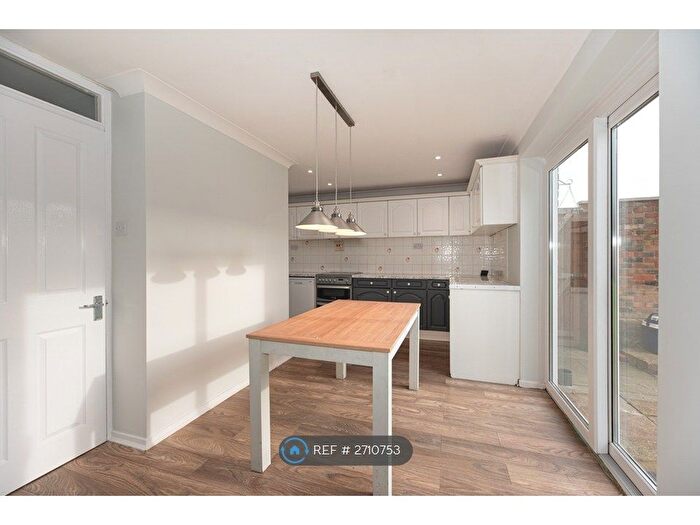 3 Bedroom Terraced House To Rent In Gardenia Court, Basildon, SS15