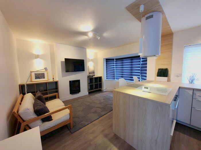 1 Bedroom Flat To Rent In Selborne Gardens, Hendon NW4