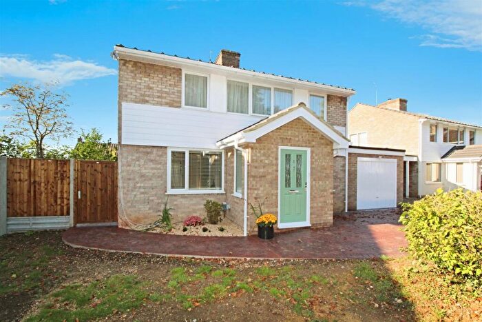 4 Bedroom House To Rent In The Beeches, Hitchin, Hertfordshire, SG4