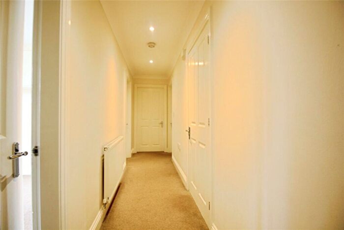 2 Bedroom Apartment To Rent In Cox Hollow, Southcote Road, Reading, RG30