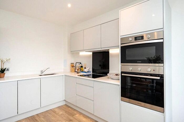 2 Bedroom Flat To Rent In Elmsleigh Road, Staines-Upon-Thames, Surrey, TW18