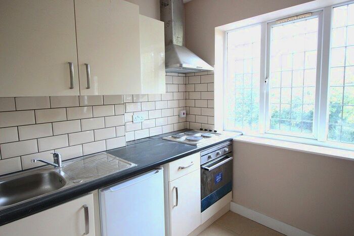 1 Bedroom Flat To Rent In Lampton Road, Hounslow, Hounslow, Middlesex, TW3